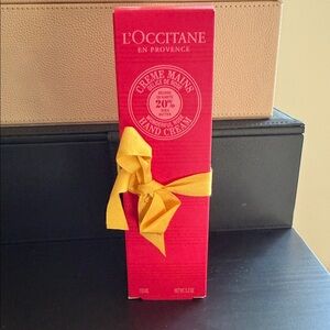 L'OCCITANE wonderful rose hand cream
